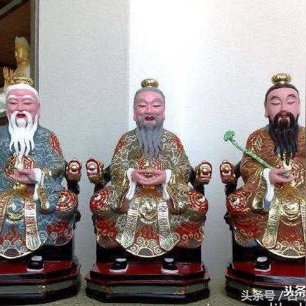 探讨道教神仙体系：以'一尊二祖三清四御五老六司'为视角解读道教文化中的神祇等级划分